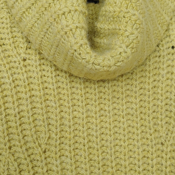 Banana Republic sweater. Size XS - Picture 3 of 4